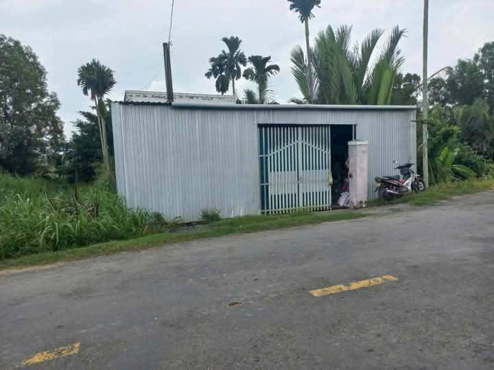 Bán nhà mặt tiền hương lộ 16, 243m², giá 950 triệu - Kinh doanh ngay!