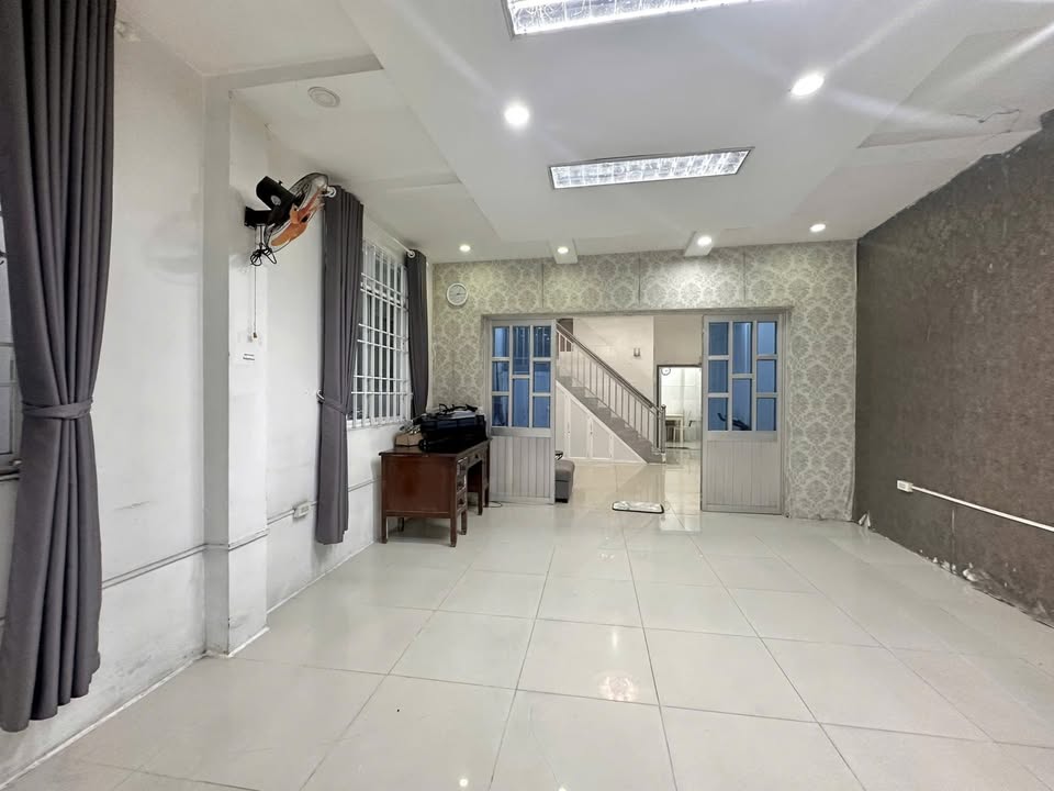 Nhà mặt tiền đường Nguyễn Bỉnh Khiêm, Vĩnh Thanh, Rạch Giá 67m² giá 4 tỷ - Kinh doanh thuận lợi!