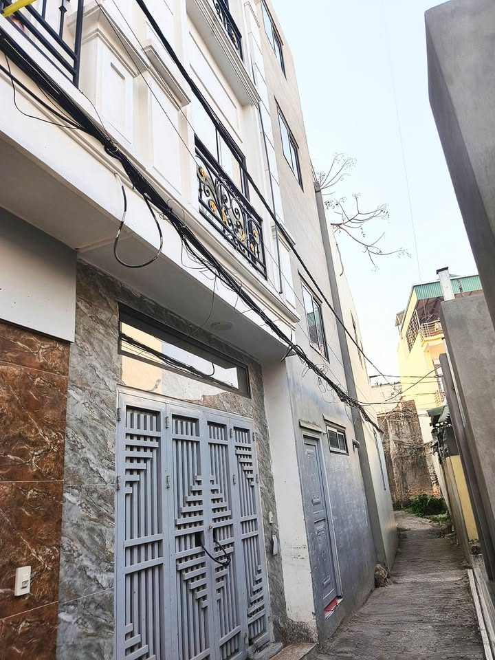 Nhà 5 tầng Trung Tâm Đại Thanh 230m² giá 5 tỷ - Vị trí đắc địa, ô tô đỗ tận nơi!