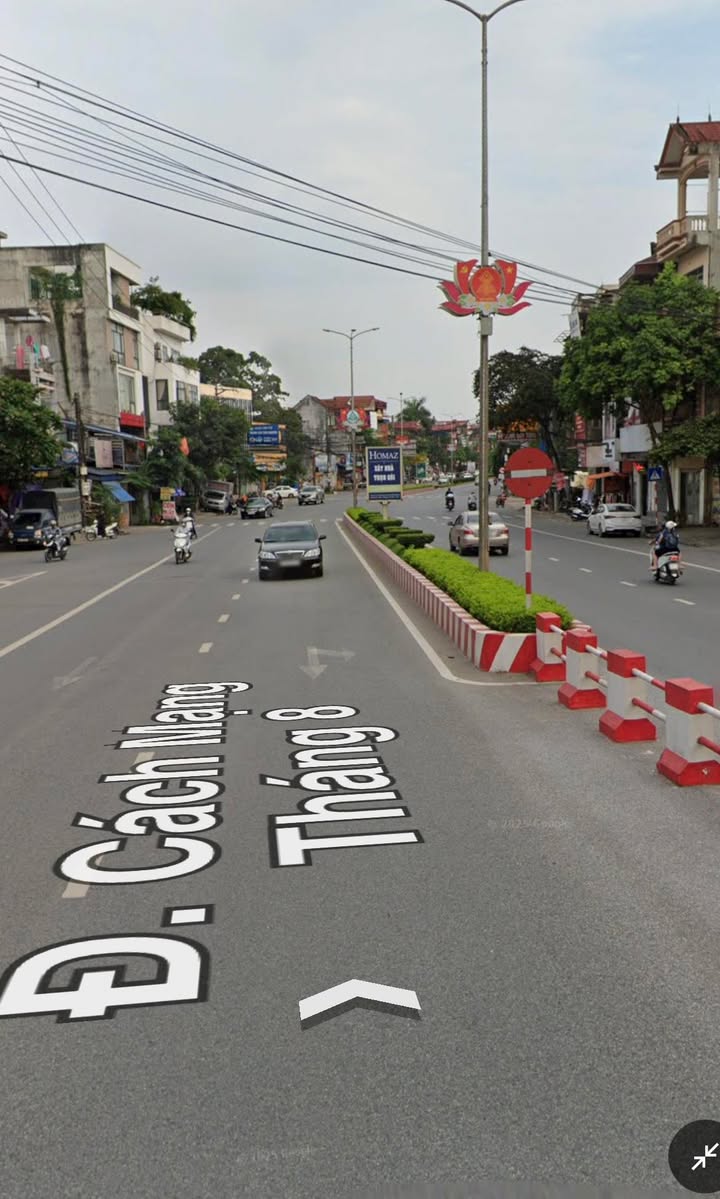 Nhà mặt tiền Cách Mạng Tháng Tám, Quận Bình Thạnh 400m² giá 1 tỷ - Kinh doanh đắc địa!