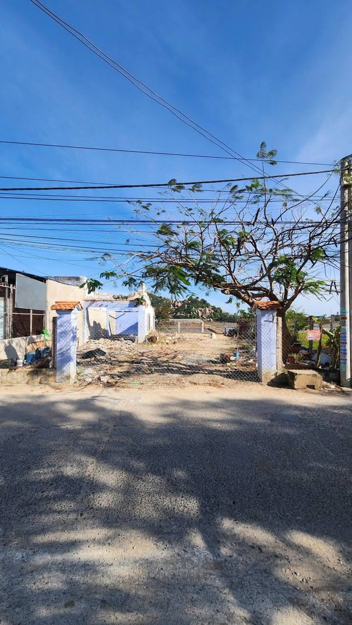 Đất thổ cư mặt tiền đường Nguyễn Trác, Văn Hải 100m² giá 1.5 tỷ - Cơ hội đầu tư hấp dẫn!