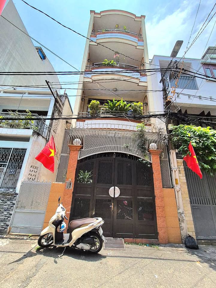 Nhà hẻm xe tải Nơ Trang Long 70m² giá 12.5 tỷ - Pháp lý chính chủ, sổ nở hậu!