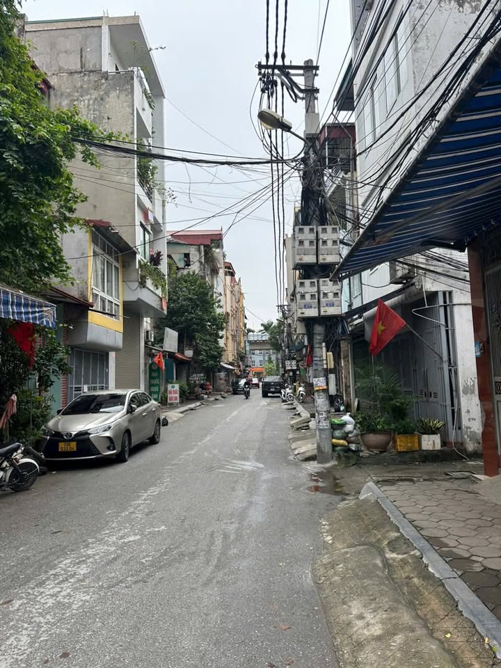 Nhà 5 tầng độc lập tại phố Quang Trung, Hà Đông 35m² giá 8,x tỷ - Ô tô đỗ cửa ngay!