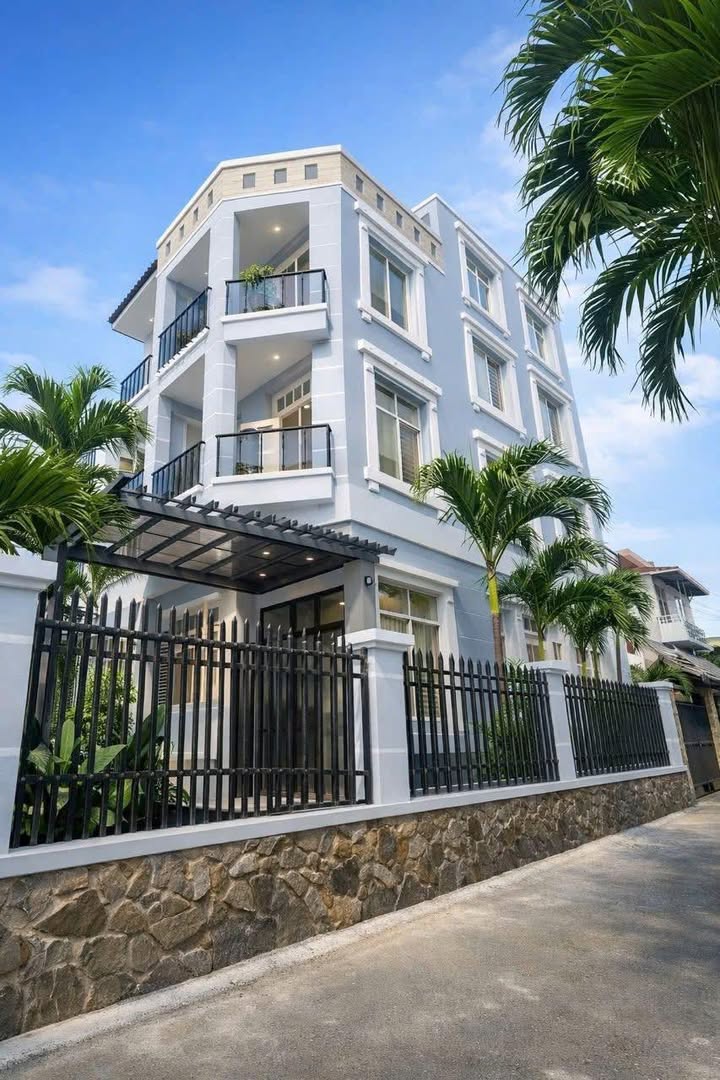 Nhà góc 2 mặt tiền đường 25 Tân Quy Quận 7 75m² giá 13.3 tỷ - Cơ hội đầu tư tuyệt vời!