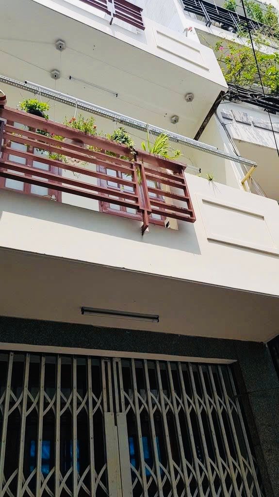 Nhà nguyên căn cho thuê Duy Tân, Phú Nhuận 27m² giá 12 triệu - Không gian sống lý tưởng cho gia đình nhỏ!