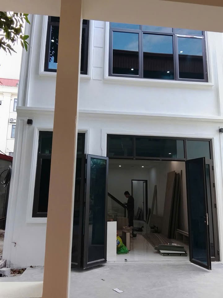 Nhà 2 tầng hiện đại tại phường Lê Hồng Phong, TP. Phủ Lý 60m² giá 2.7 tỷ - Thiết kế trẻ trung, không gian thoáng đãng!