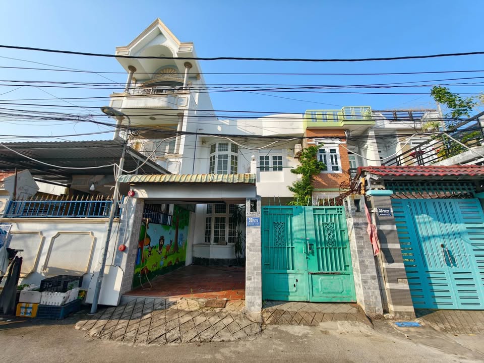 Nhà hẻm 30 Hoàng Việt Vũng Tàu 130m² giá 9 triệu - Thiết kế thoáng mát, gara ô tô vào nhà