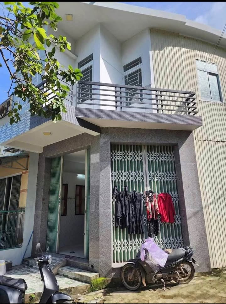 Nhà bán căn góc Tây Sơn 49.5m² giá 2.3 tỷ - Diện tích lý tưởng, ô tô vào tận nhà!