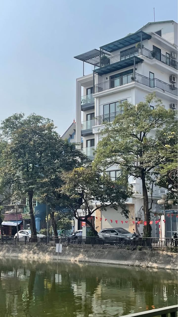 Toà nhà lô góc Đội Cấn 87m² giá 29.5 tỷ - Kinh doanh tốt, ô tô vào nhà!