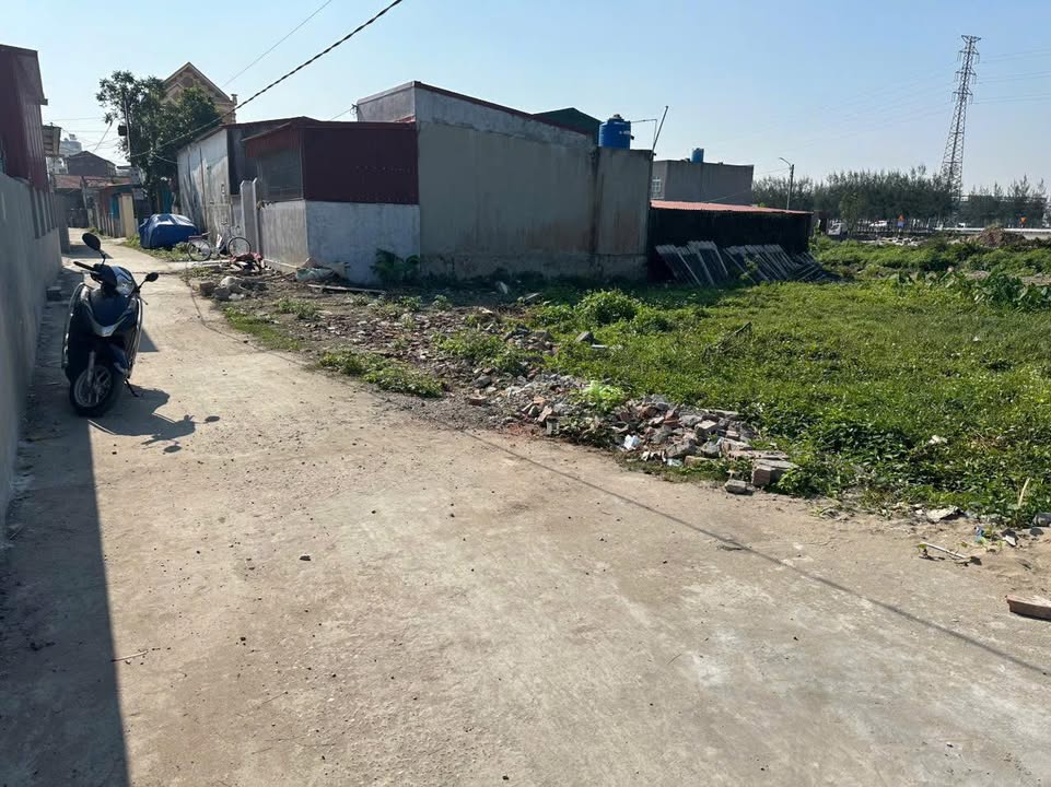 Lô đất Thị trấn Diêm Điền 130m² giá 3 tỷ - Đường oto thông thoáng!