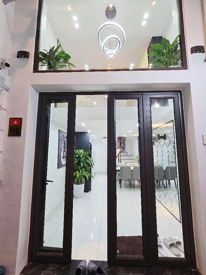 Căn hộ 1 phòng ngủ Ngõ Thông, Lạc Long Quân 40m² - Dân xây chắc chắn, giá thỏa thuận!