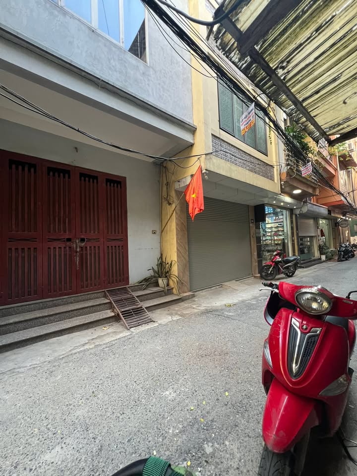 Nhà phố Trương Định, Hoàng Mai 35m² giá 7 tỷ - Lô góc ô tô tránh, mặt tiền đẹp!