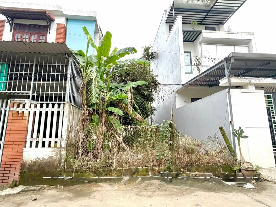 Lô đất 90m² tại đường Phạm Văn Đồng, TP Huế - Giá chỉ 2.25 tỷ, vị trí đẹp!