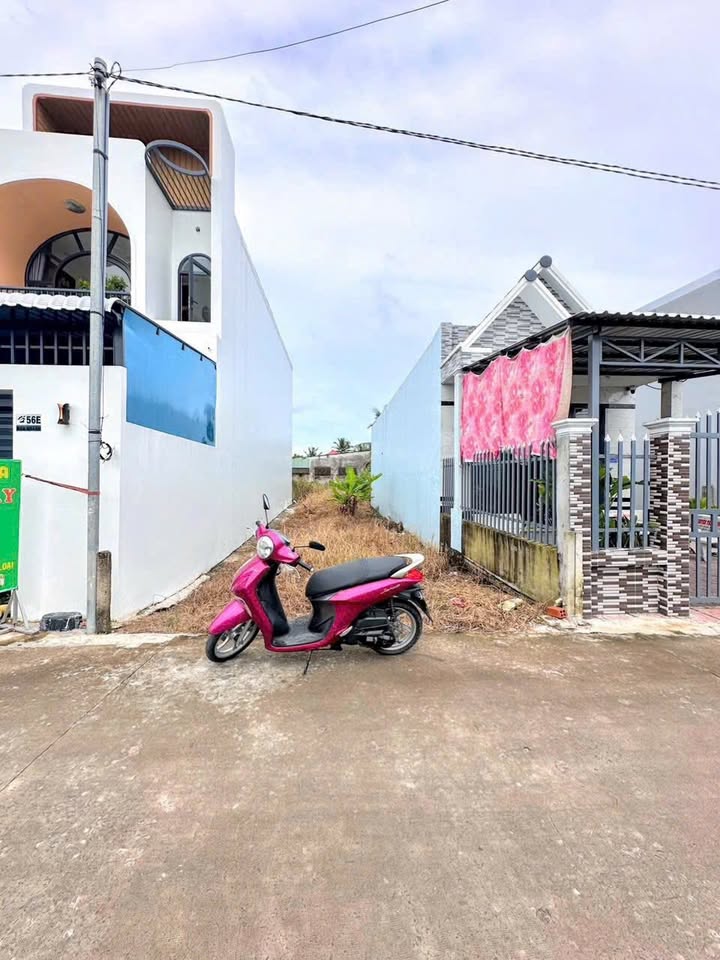 Nền đất thổ cư 66.9m² mặt tiền đường Gạch Khoán Châu - Cần Thơ, giá 1.3 tỷ - Sẵn sàng xây dựng!