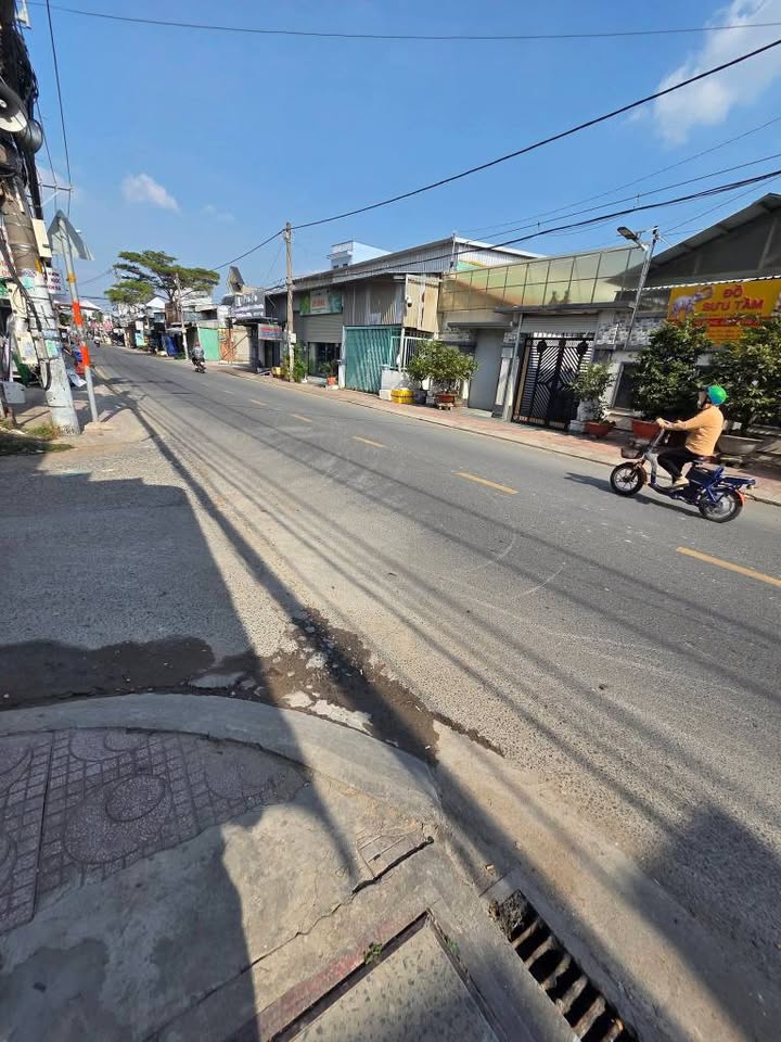 Nhà góc 2 mặt tiền Lê Văn Lương, Quận 7, 40m², giá 2.5 tỷ - Cơ hội đầu tư tuyệt vời!