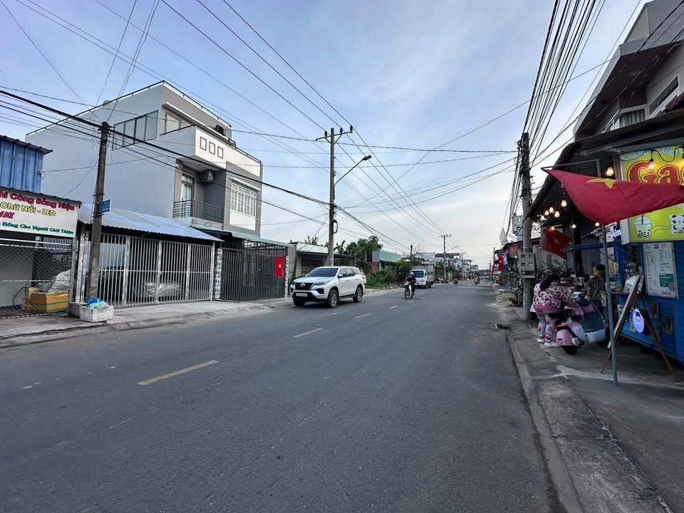 Nhà mặt tiền Phùng Há, 100m² giá 3,2 tỷ - Dòng tiền ổn định!