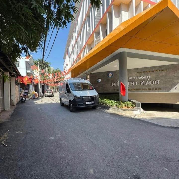 Nhà phố An Dương Vương, Phú Thượng 40m² giá thỏa thuận - Ô tô vào nhà, thang máy sẵn có!