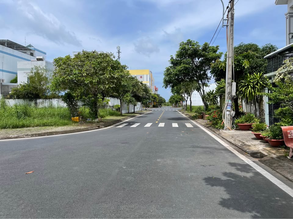 Đất nền KDC Minh Thắng, Cà Mau 120m² giá 1,85 tỷ - Sổ hồng chính chủ, vị trí đẹp!