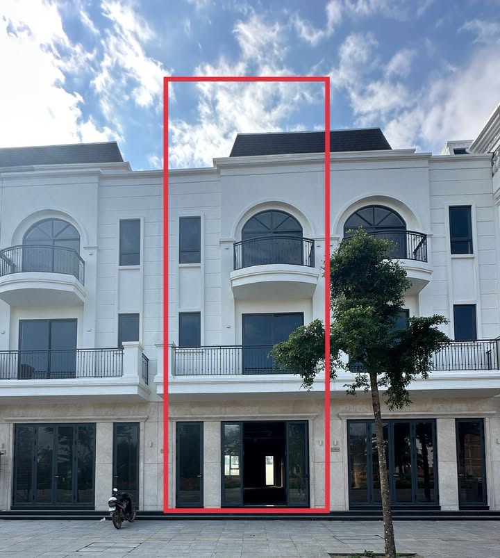 Nhà 3 tầng tại trung tâm Tam Quan 126m² giá 4 tỷ - Sổ hồng lâu dài!