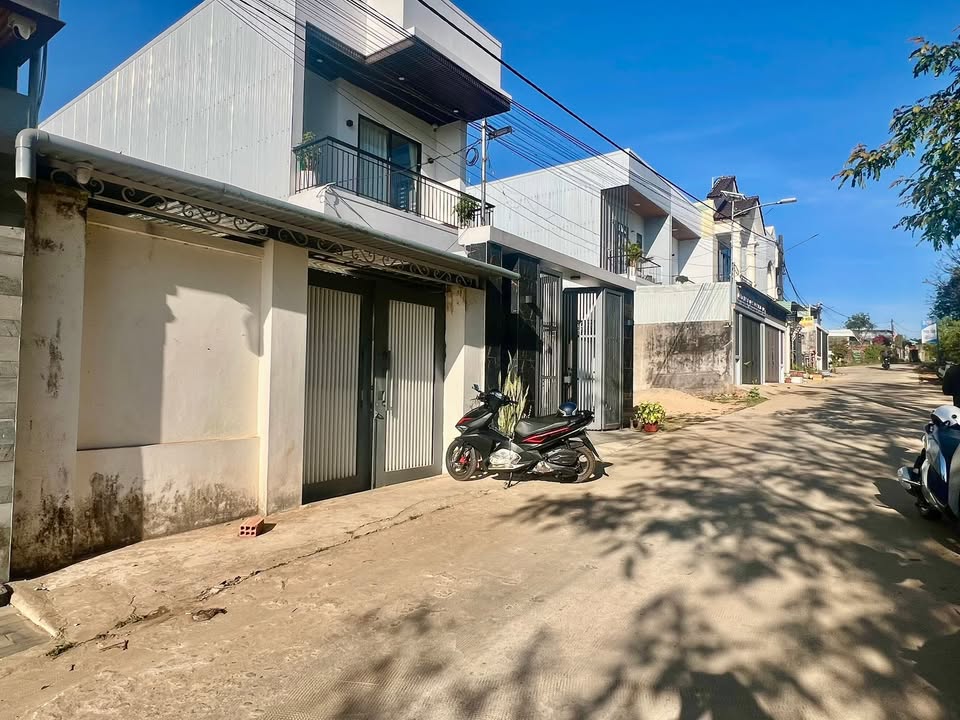 Nhà phố Bùi Đình Túy 100m² giá 1.4 tỷ - Sẵn sàng dọn vào ở ngay!