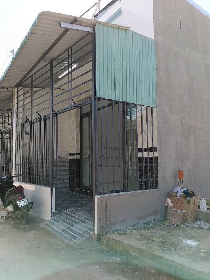 Nhà đẹp mới xây tại Khu dân cư Út Lấn, 71m² chỉ 1.17 tỷ - An ninh, đầy đủ tiện nghi!