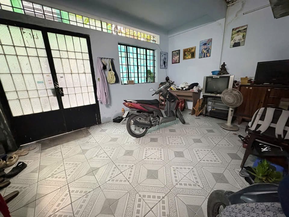 Nhà nguyên căn hẻm ba gác Bình Thạnh 45m² giá 5.5 triệu - Thuận tiện di chuyển!