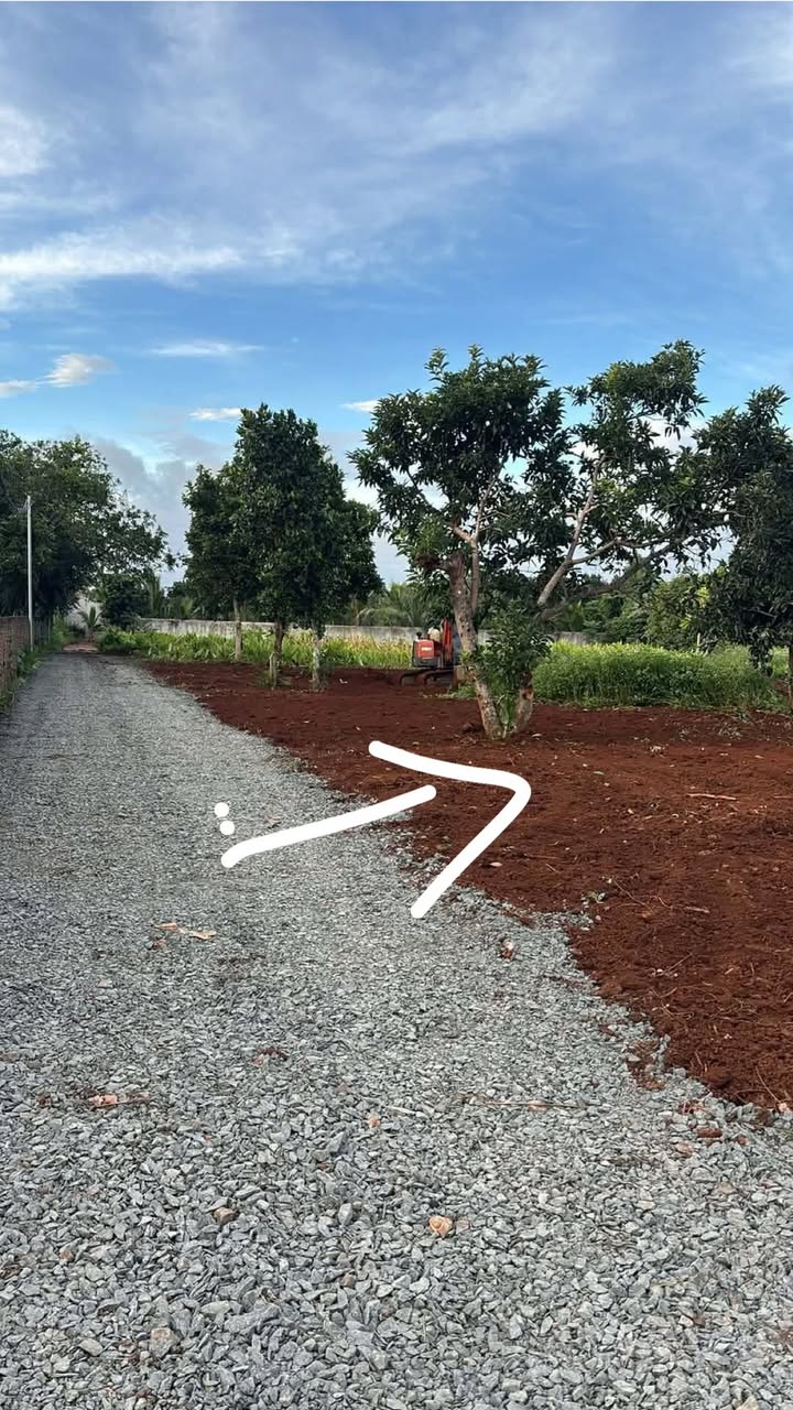 Đất thổ cư hẻm Nguyễn Thị Đinh, 105m² giá 680 triệu - Cơ hội đầu tư tuyệt vời!