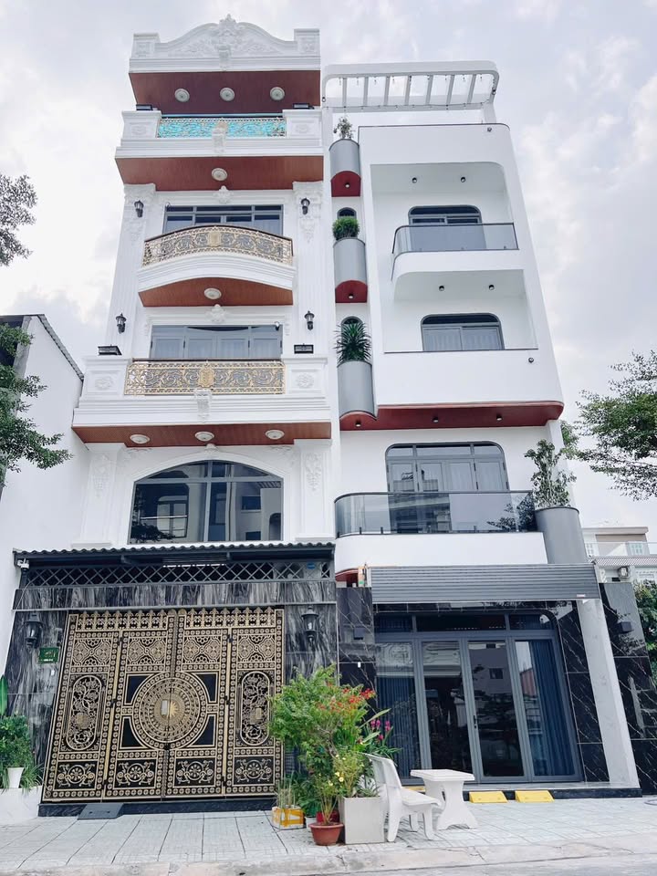 Nhà phố Quận 7 5 tầng hiện đại 92m² giá 13.5 tỷ - Pháp lý chuẩn, sang tên ngay!