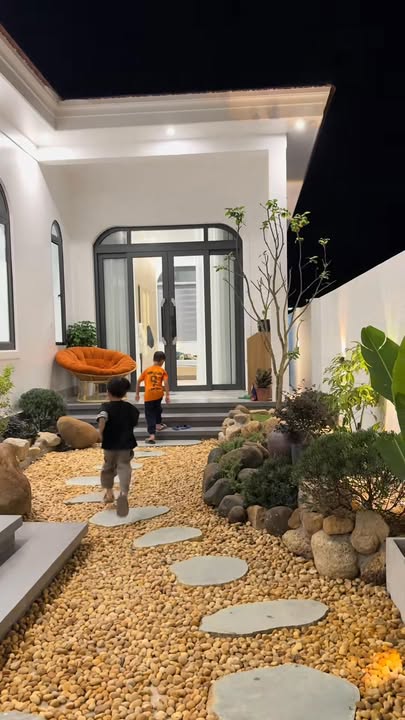 Nhà phố Phường Thắng Lợi, Kon Tum 250m² giá 1.65 tỷ - Phong cách biệt thự sân vườn