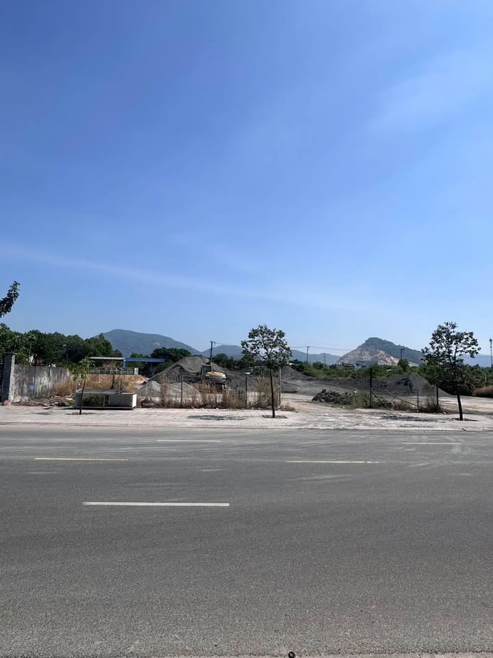 Đất mặt tiền Hùng Vương, Phú Mỹ 4000m² - Cơ hội đầu tư sinh lời!