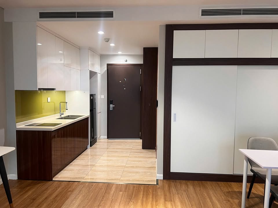 Căn hộ Le Capitole 27 Thái Thịnh 40.7m² - Nội thất full cho thuê chỉ 14.5 triệu!