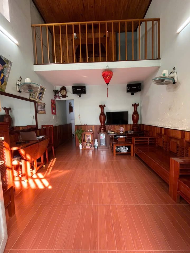 Nhà bán gần sân vận động Đông Hòa, Dĩ An 48m² giá 2.95 tỷ - Thương lượng ngay!