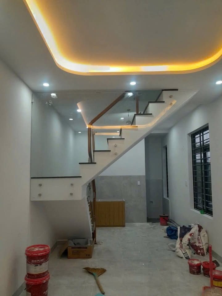 Nhà 1 trệt 1 lầu Vũng Tàu 42m² giá 2.5 tỷ - Hoàn thiện sắp xong, Tết có nhà mới ở!