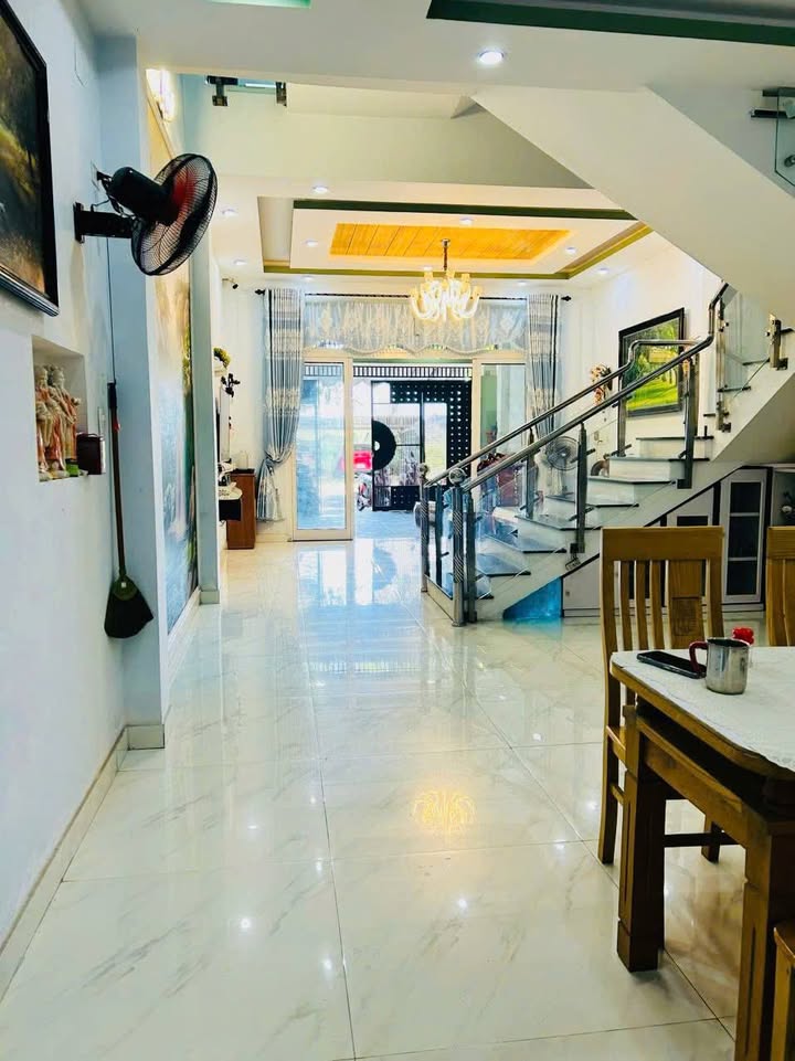 Nhà 3 tầng Khu Nam Việt Á 100m² giá 18 triệu - Khu an ninh, gần sông!