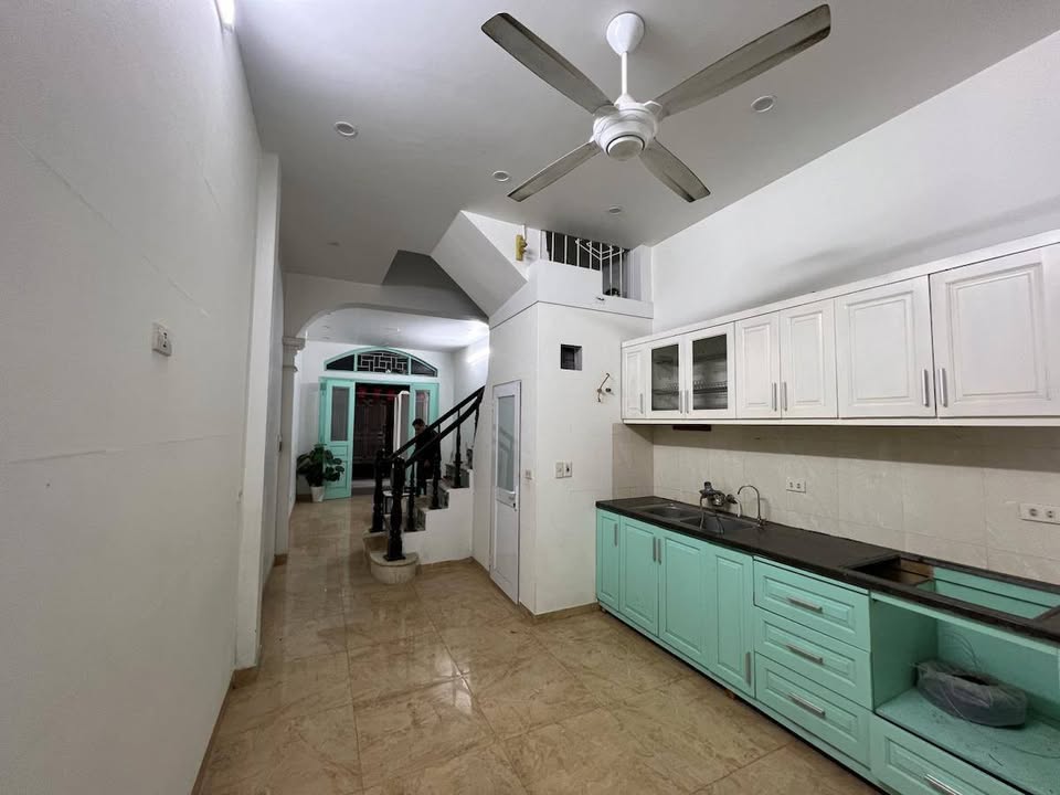 Nhà phố Nguyễn Phúc Lai, Đống Đa 42m² giá 13.5 tỷ - Kinh doanh và ở lý tưởng!