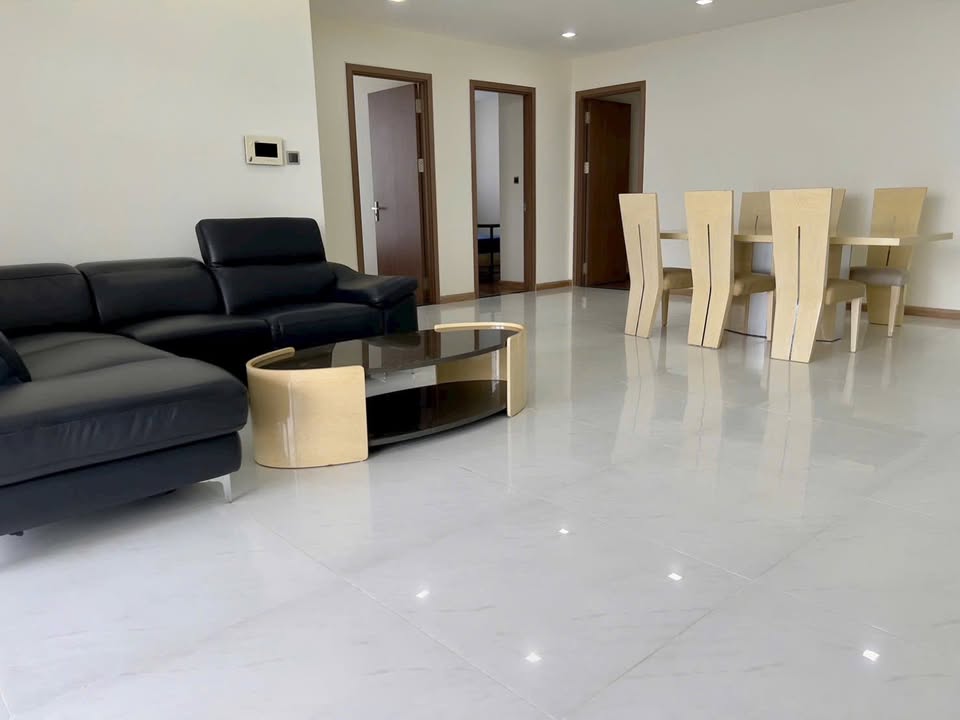 Căn hộ Park 3 Bình Thạnh 188m² giá 75 triệu - Nội thất cao cấp và miễn phí quản lý đến 2027!