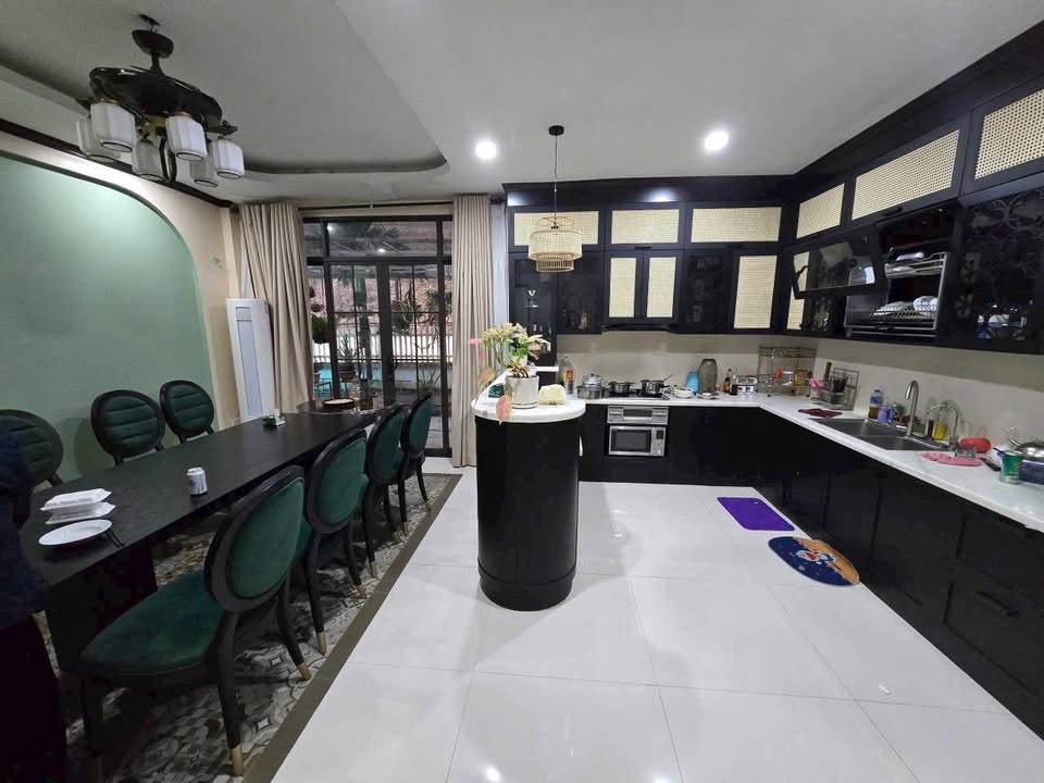 Bán gấp Farm tại Phường Việt Hưng, Hạ Long 1600m² giá 9.3 tỷ - Thiết kế nghỉ dưỡng tuyệt đẹp!