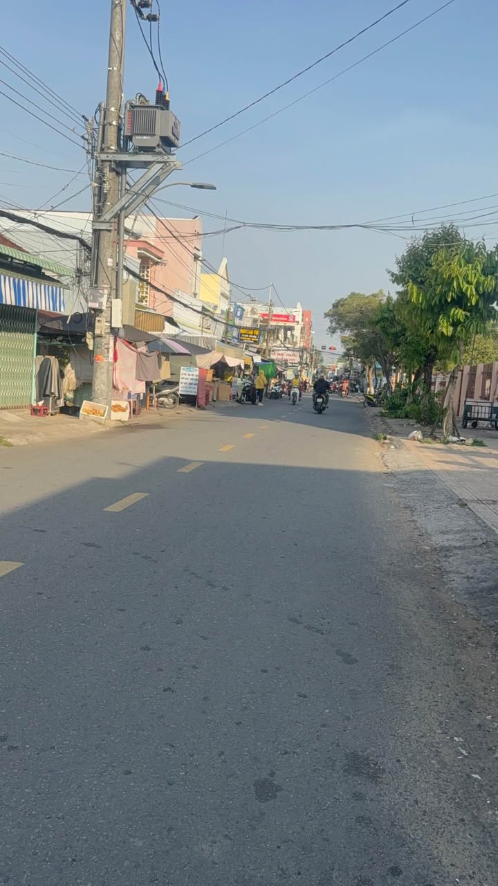 Nhà cấp 4 mặt tiền đường Tứ Kiệt, Phường 1, Thị xã Cai Lậy 90m² giá 3 tỷ - Vị trí thuận lợi, gần chợ và siêu thị!