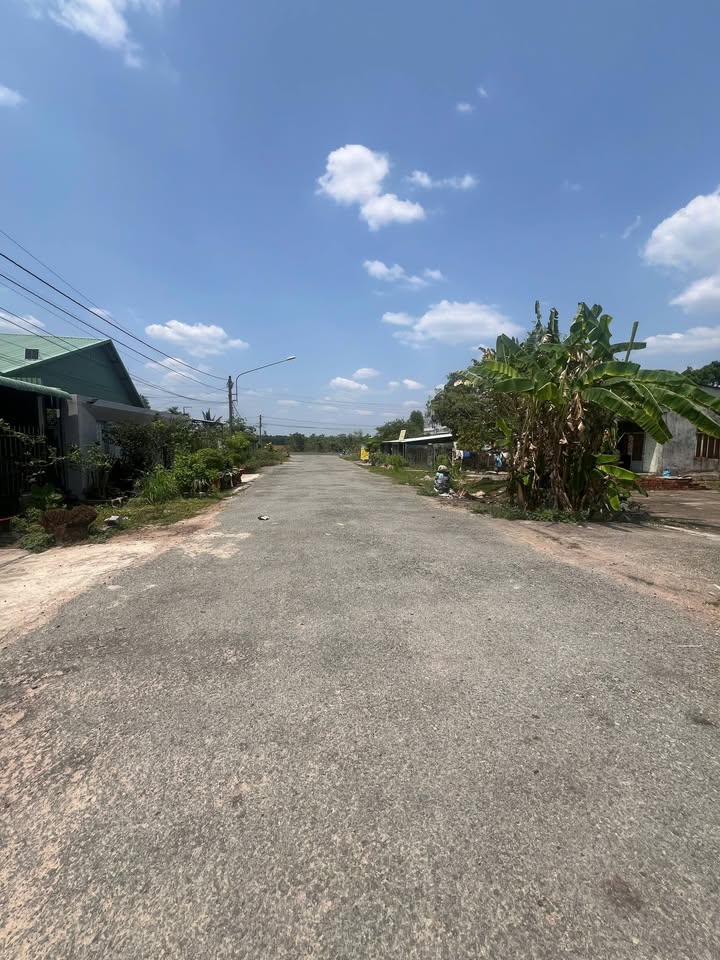 Đất thổ cư 4800m² tại ấp 8 Long Nguyên chỉ 900 triệu - Nhận nhà tặng kèm!