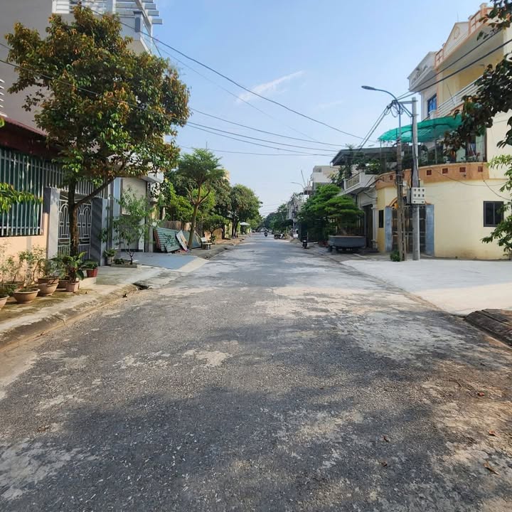 Bán gấp FrontHouse mặt đường Nghĩa Chính Phú Xuân 90m² - Kinh doanh sầm uất!