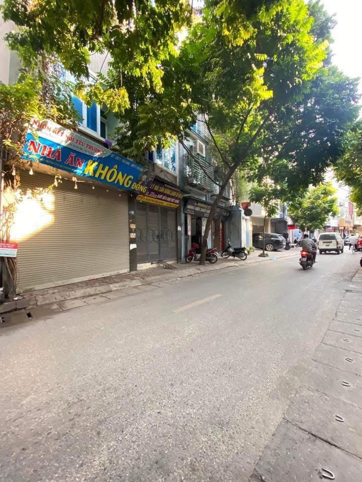 Nhà mặt phố 8/3, Quận Hai Bà Trưng 113m² - Kinh doanh sầm uất, 2 mặt thoáng!