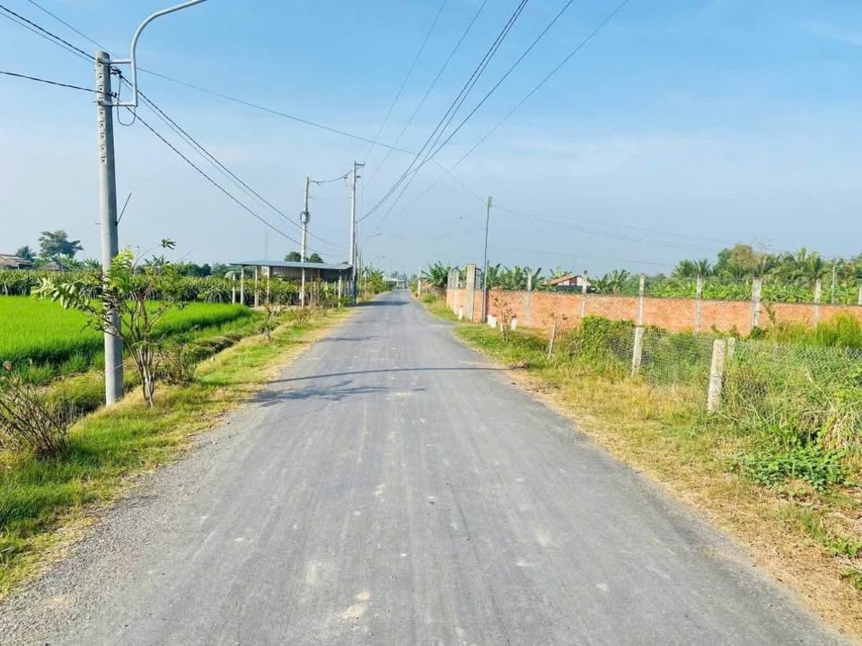 Đất thổ vườn xã Trung Lập Thượng 640m² giá 2.1 tỷ - Hướng phát triển lý tưởng cho nghỉ dưỡng!