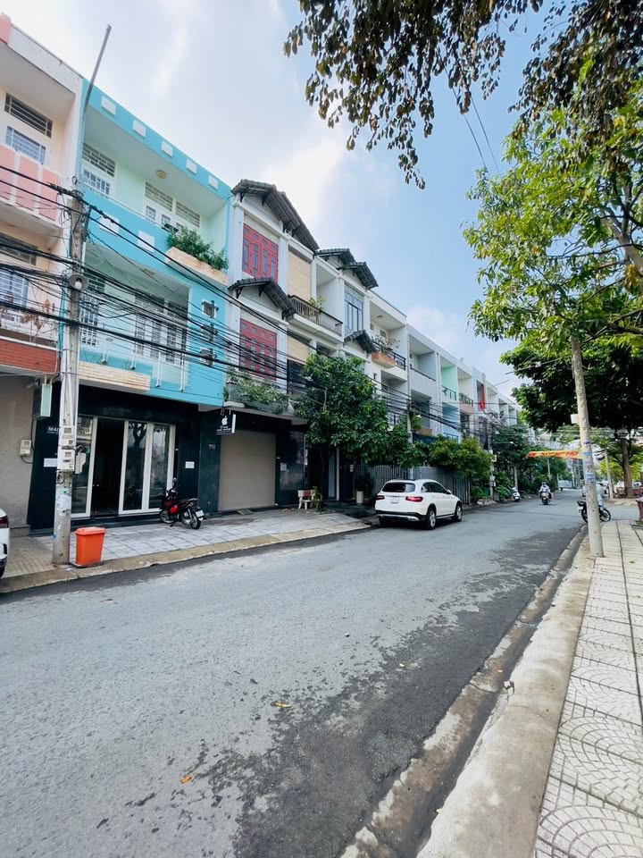 Nhà nguyên căn 3 phòng ngủ tại KDC Tân Phong, Đồng Nai - Giá thuê chỉ 10 triệu/tháng!