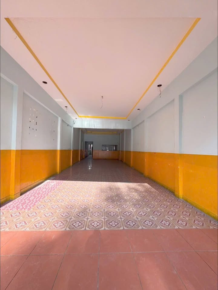 Cho thuê mặt bằng kinh doanh 30/4 Thủ Dầu Một 135m² - Địa điểm sầm uất gần siêu thị!