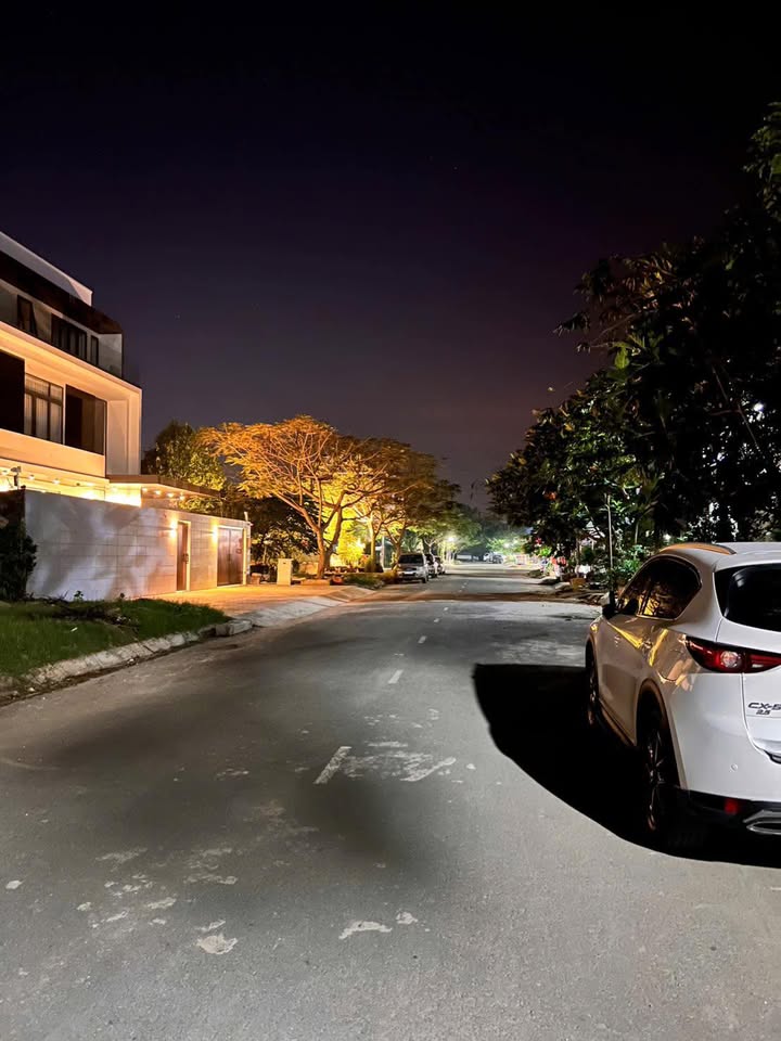 Đất nền đường số 5 KDC Miền Nam Hưng Phú, 100m² giá 5.2 tỷ - Sổ hồng chính chủ!