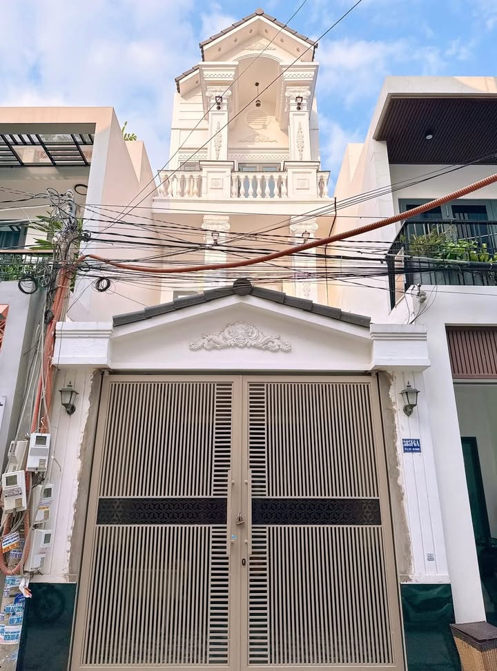 Nhà 3 tầng 385F Trần Nam Phú, Tân An, Cần Thơ 81m² giá 3.89 tỷ - Thiết kế hiện đại, sân đậu xe hơi!