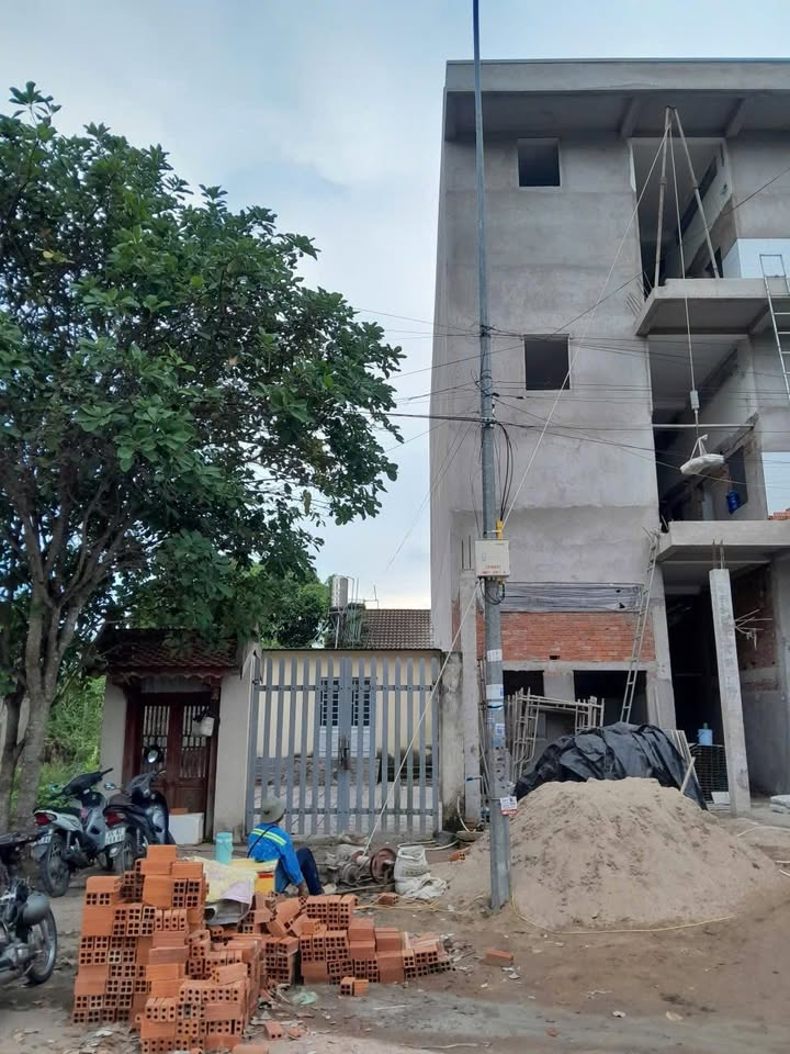 FrontHouse Khu 13, Cần Thơ 125m² giá 3.29 tỷ - Kinh doanh thuận lợi!