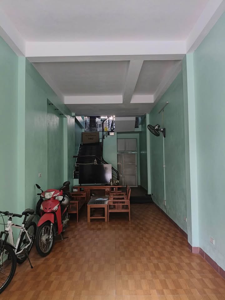 Căn nhà 4 tầng Cầm Bá Thước, 113m² giá 7 tỷ - Phù hợp kinh doanh