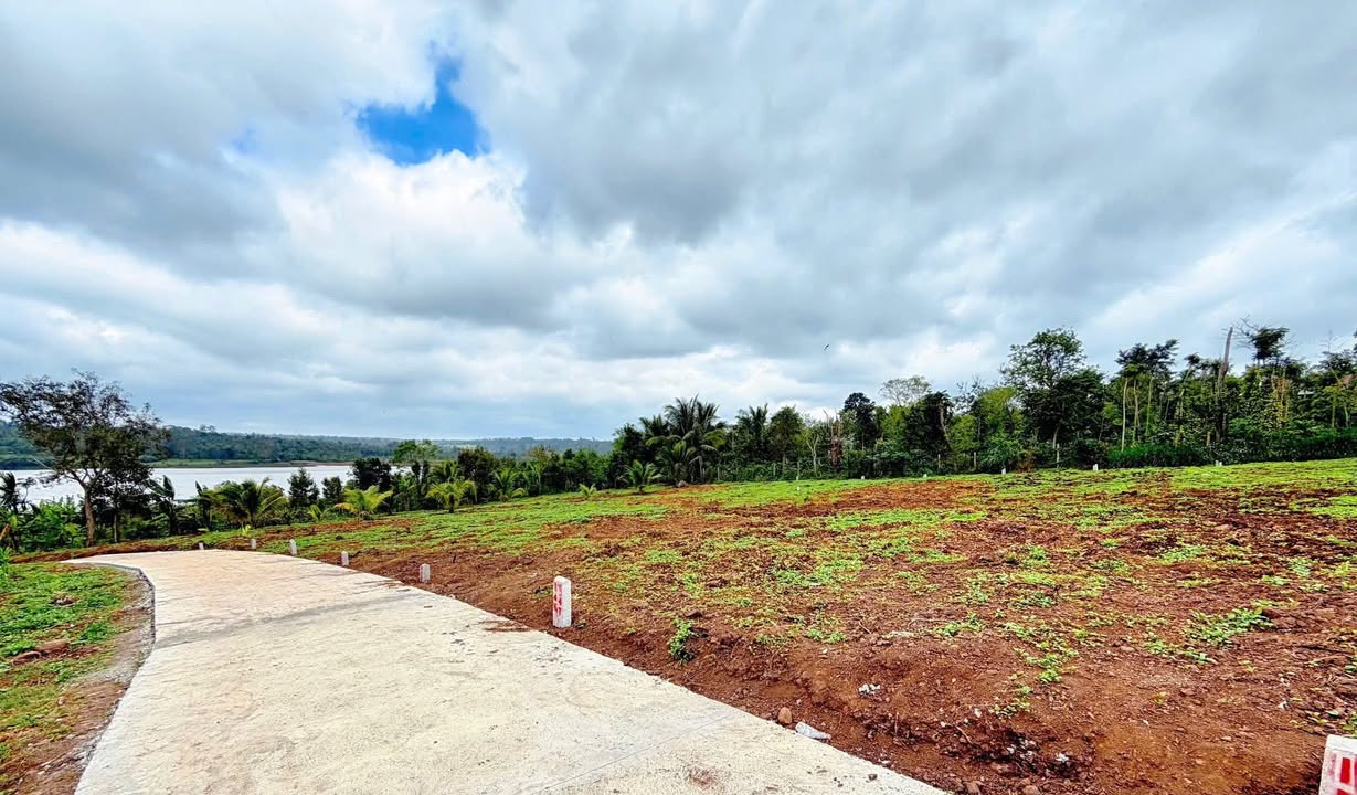 Đất thổ cư xã Ea Drông, 185m² giá 240 triệu - Sổ đỏ chính chủ, vị trí đẹp!