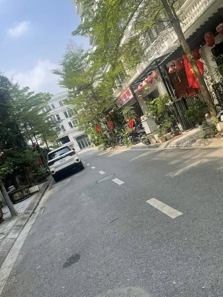 Nhà FrontHouse LK Phú Diễn 57m² giá thỏa thuận - Thiết kế hiện đại, tiện nghi!